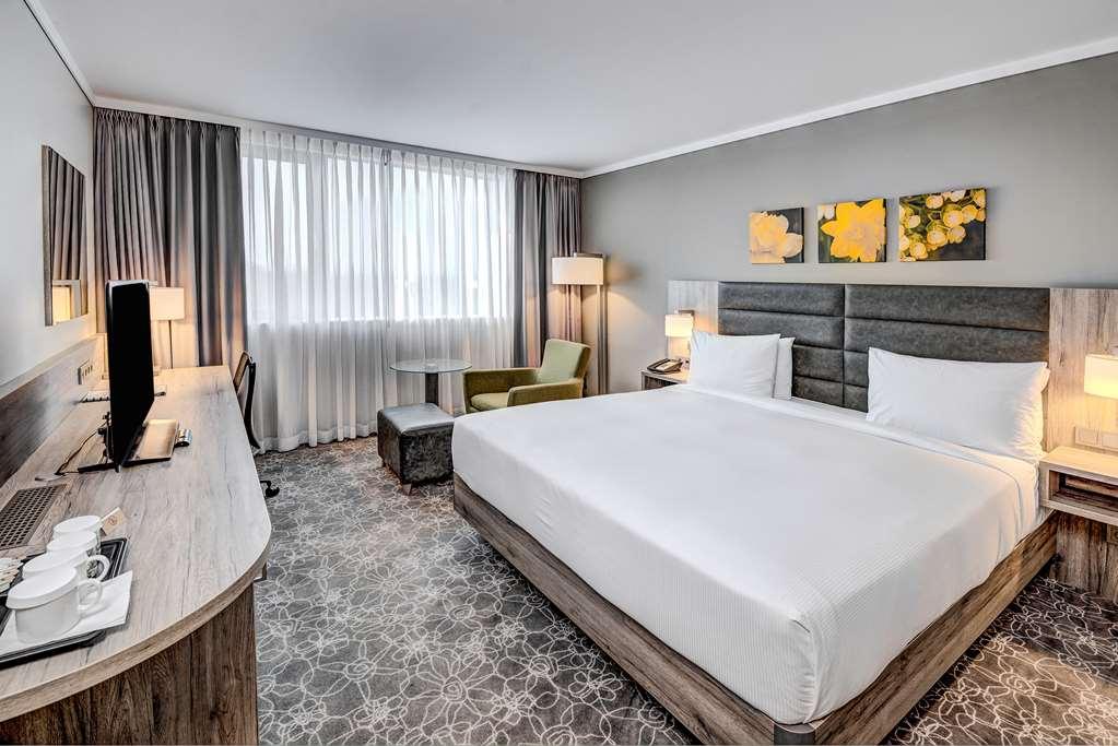Hilton Garden Hotel 4*